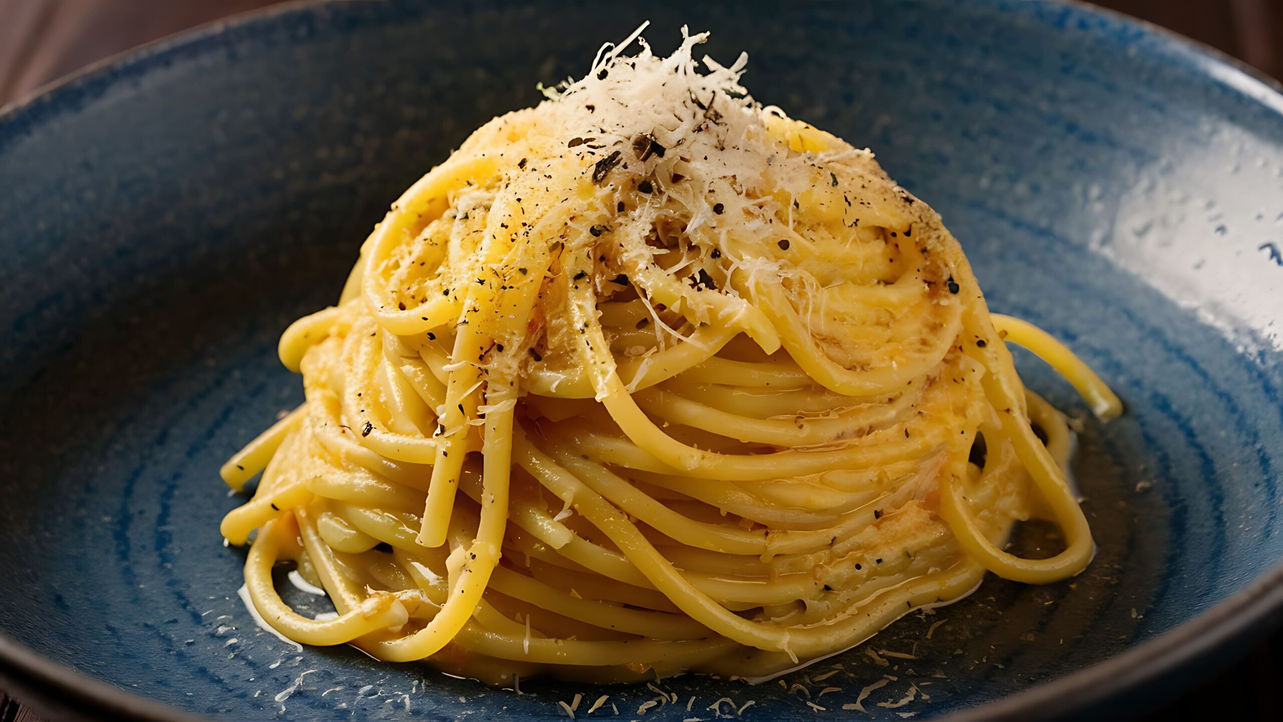 traditional italian cacio e pepe