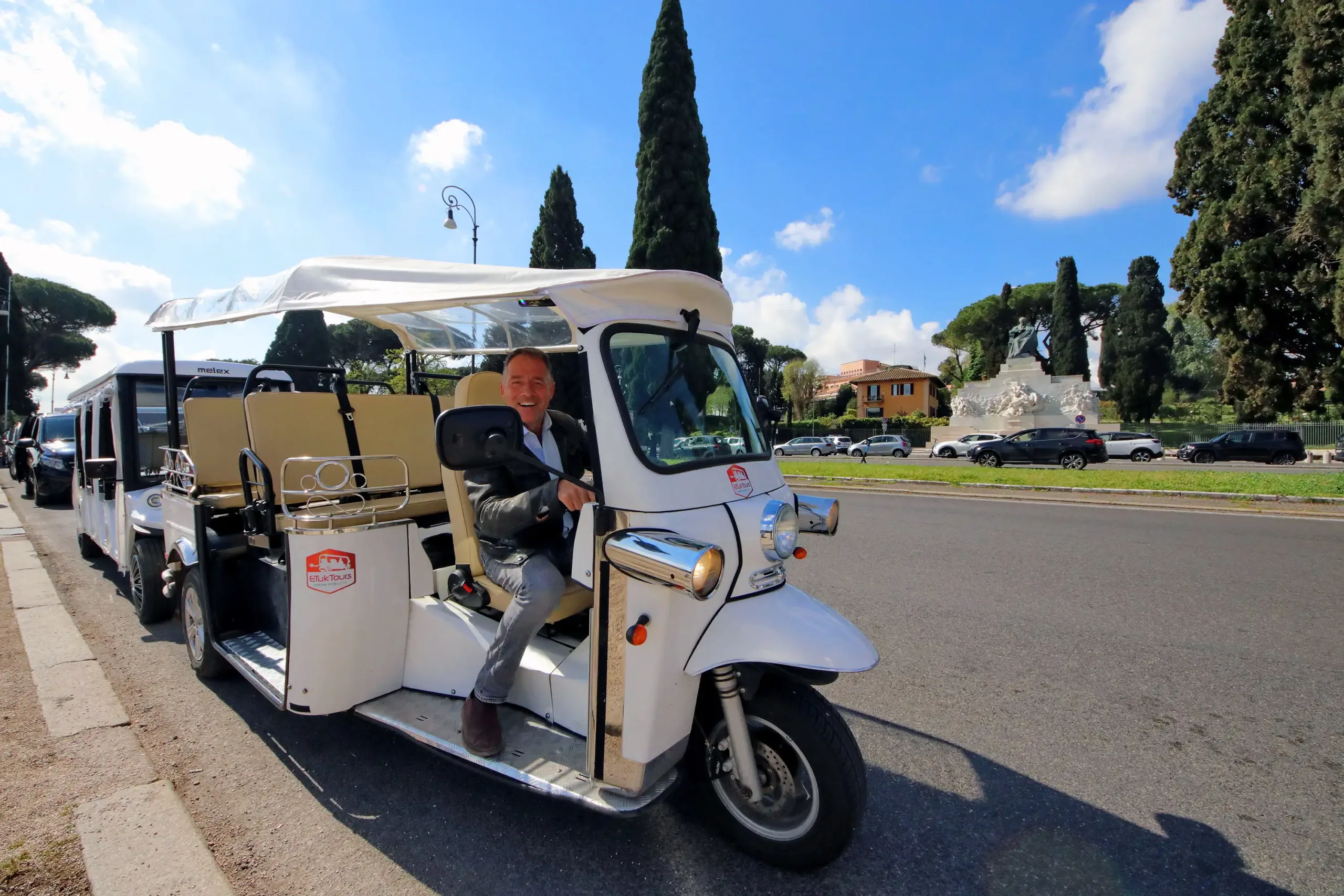 e-tuk eat and walk italy