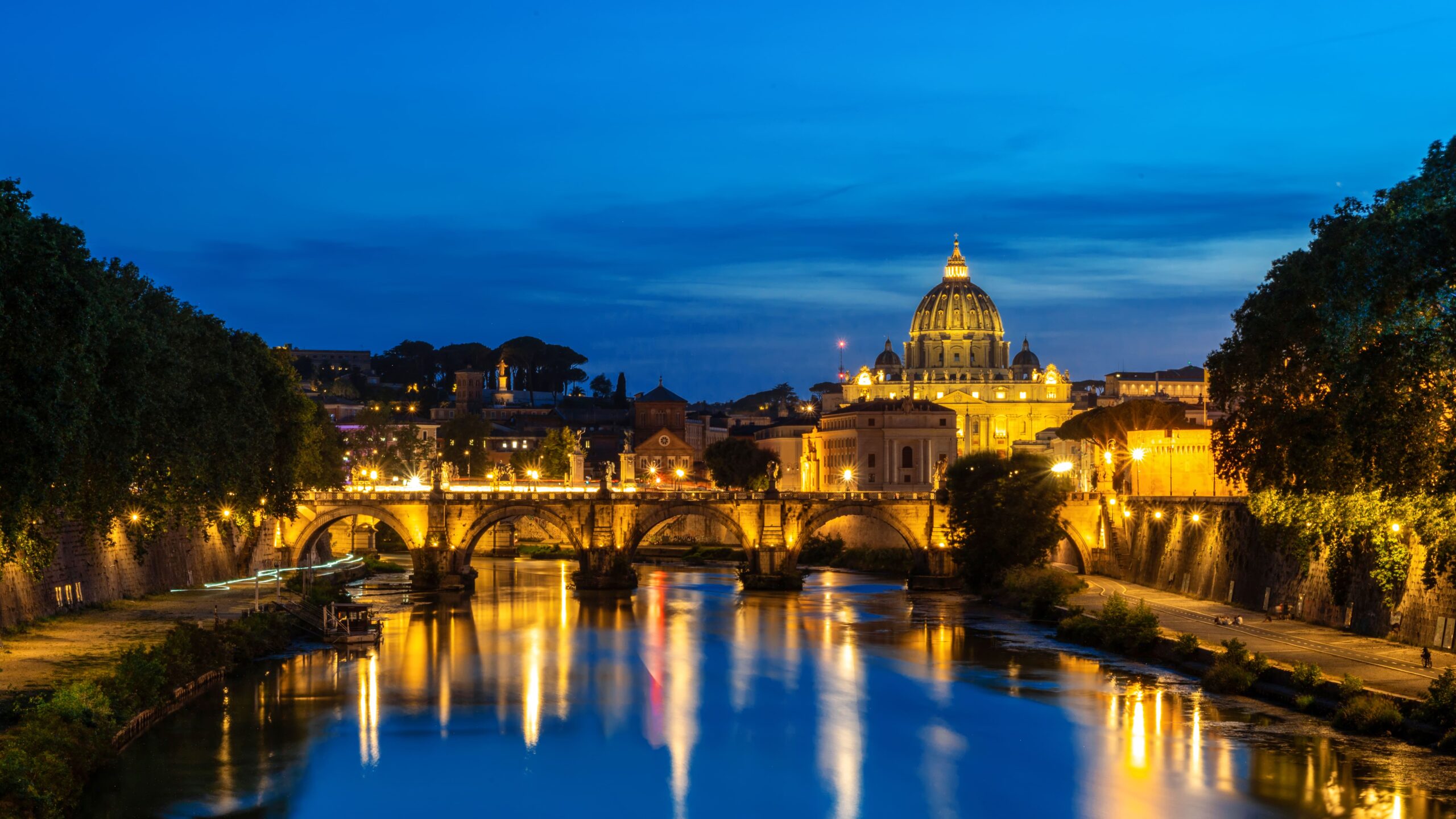 view-tiber-river-center-rome-italy and e-tut tour in the evening 